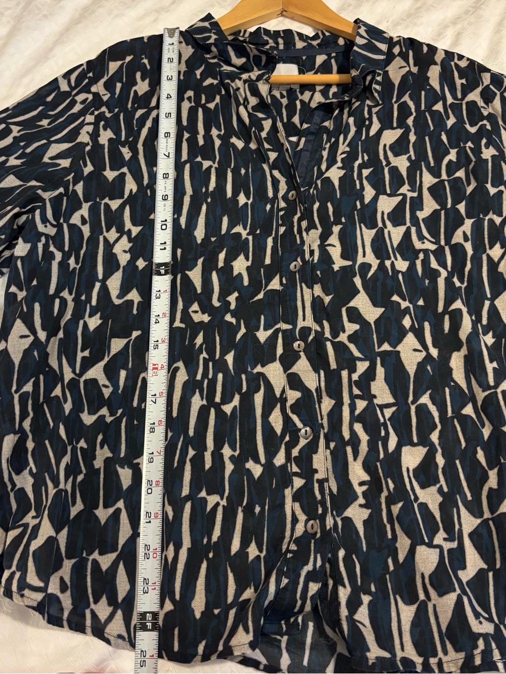 NIC+ZOE Navy & Cream Abstract Crinkle Button-Down Shirt - Picture 10 of 11
